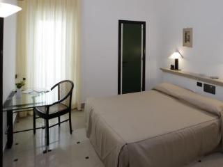 Hyencos Hotel Callyon Торре-Сан-Джованні-Удженто Екстер'єр фото